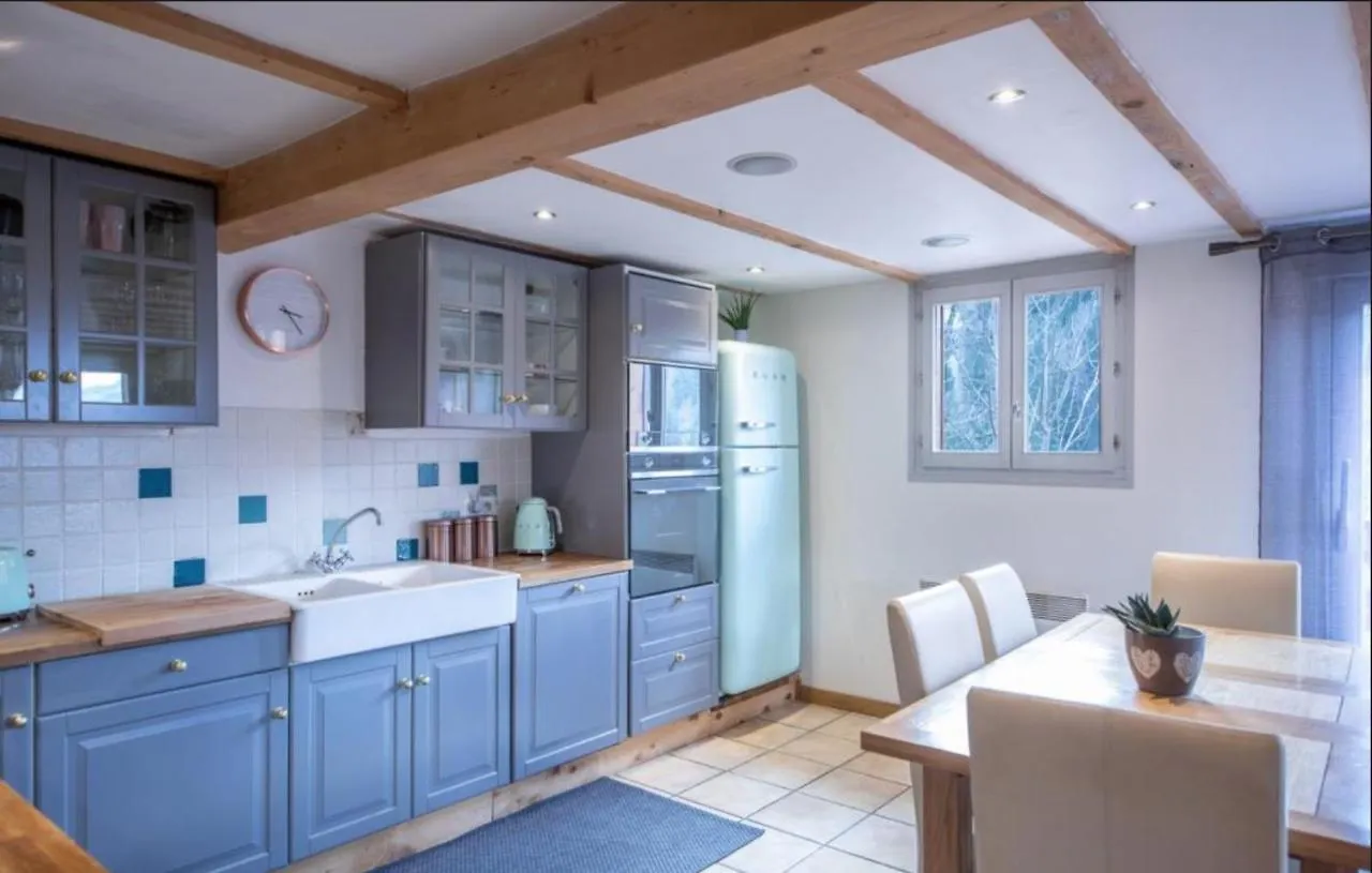 Beautiful 3 Bedroom Chalet In Morzine France