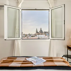 las-setas-en-el-corazn-de-sevilla-y-con-vistas-a-la-giralda.es-andalucia.com/